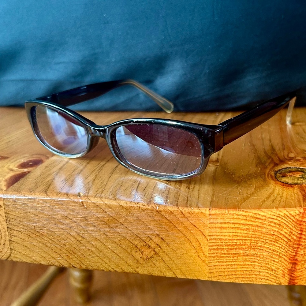 Vibtage 90s Black Rectangular Acetate Framed Sunglasses with Ombré Arms - Picture 3 of 9